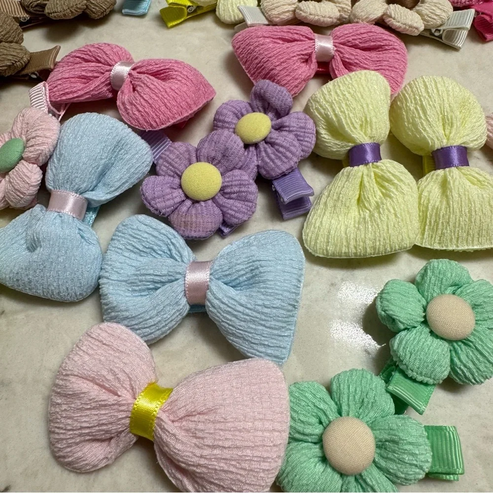 🌸 24-Piece Handmade Hair Clip Set | 8 Flower Pairs & 4 Bow Pairs 🎀 - Picture 13 of 16